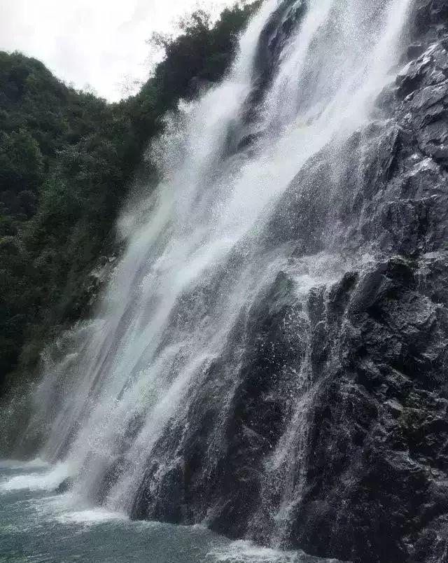 粤港大桥坍塌是真的吗？